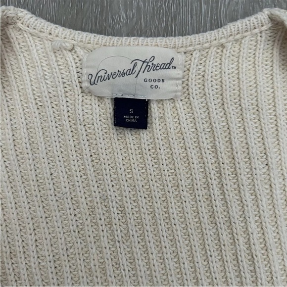 Women’s Universal Threads Beige Cardigan Size Small - Picture 3 of 3